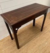 A Victorian style side table with string inlay on square legs (H72cm W89cm D40cm)