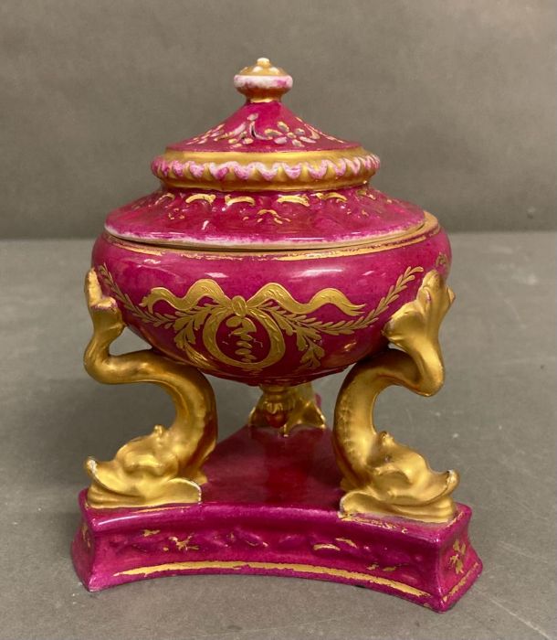 A 19th century miniature urn by Sevres. Red grounds with gold detail - Image 3 of 5
