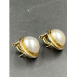 A pair of 14ct gold pearl earrings (Approximate total weight 10.5g)