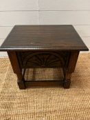 An oak square side table opening to storage (H41cm W47cm D35cm)