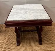A low square marble top on turned legs (H44cm SQ50cm)