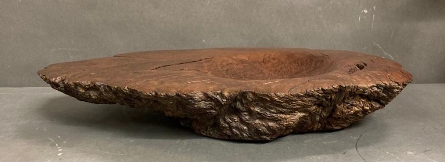 A Western Australian carved wooden bowl 50cm X 35cm - Image 4 of 4