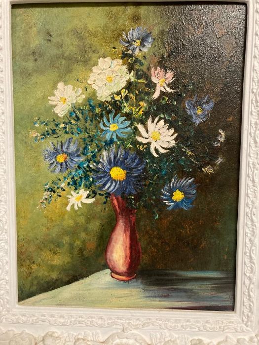 Two oil on board of flowers in still life (28cm x 38cm) - Image 3 of 3