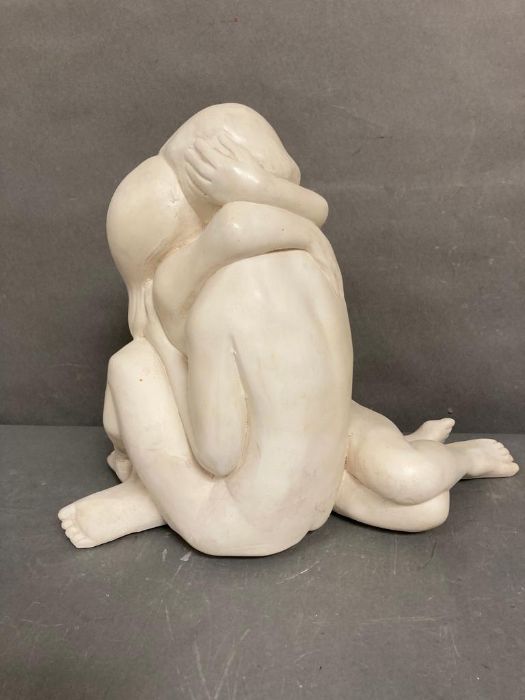 A white plaster sculpture of a couple embracing - Image 5 of 5