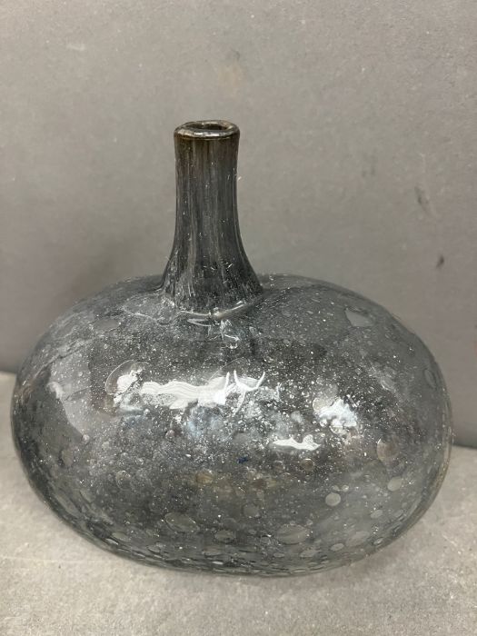 A glass onion style bottle vase signed to base H17cm - Image 6 of 8