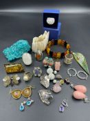 A large collection of quality costume jewellery