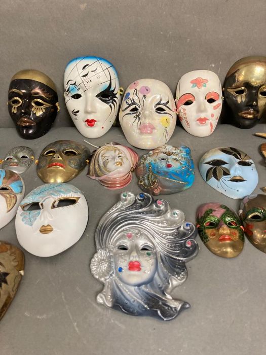 A selection of wall hanging Venetian style masks - Image 3 of 5