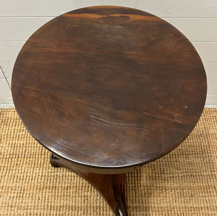 A mahogany side table with twisted centre spindles terminating on a circular platform surround by - Image 5 of 10