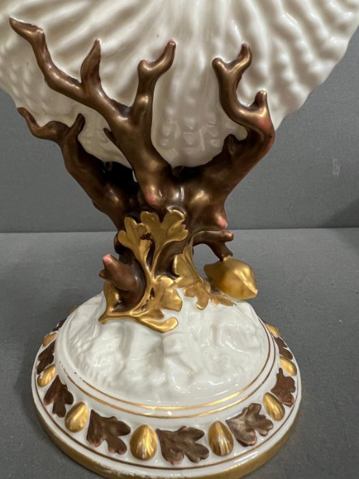 A 19th Century Aesthetic movement Royal Worcester shell vase. Model Number 494 - Image 3 of 4