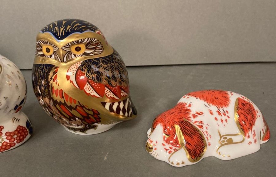 A selection of Royal Crown Derby paper weights to include Pippy and Derby Door Mouse , all gold - Image 2 of 4
