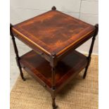 A mahogany lamp table, regency style (H58cm SQ42cm)