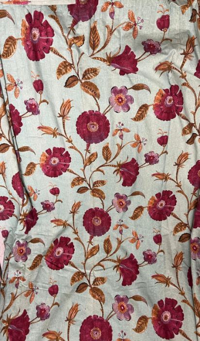 Two pairs of floral curtains (Drop 225cm W177cm) - Image 2 of 3