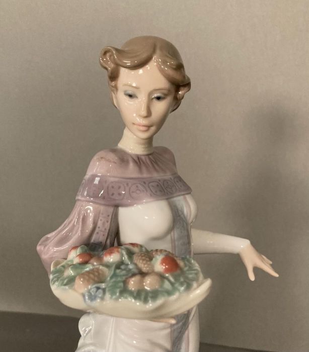 A Lladro lady with a basket of fruit - Image 5 of 5