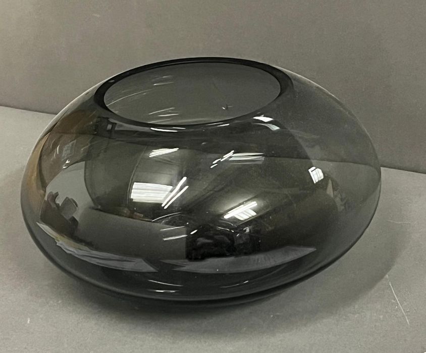 A smoked Art glass bowl (H20cm Dia31cm)