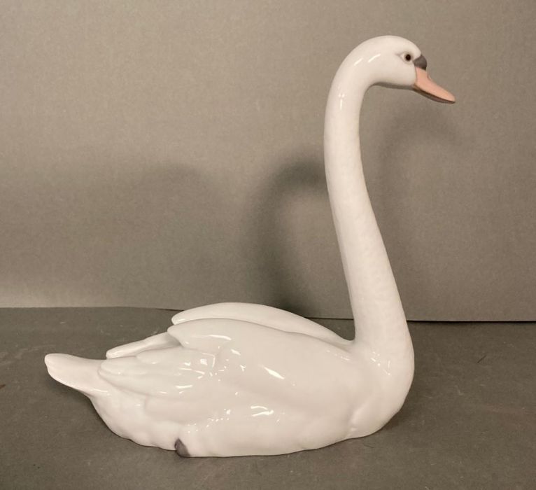 A Lladro swan - Image 2 of 4