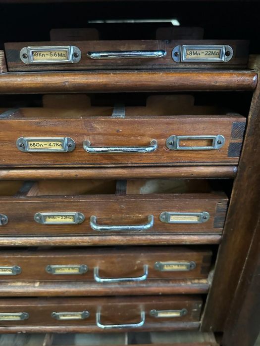 A set of oak printers drawers, fourteen drawers in total with various internal configurations ( - Image 4 of 5