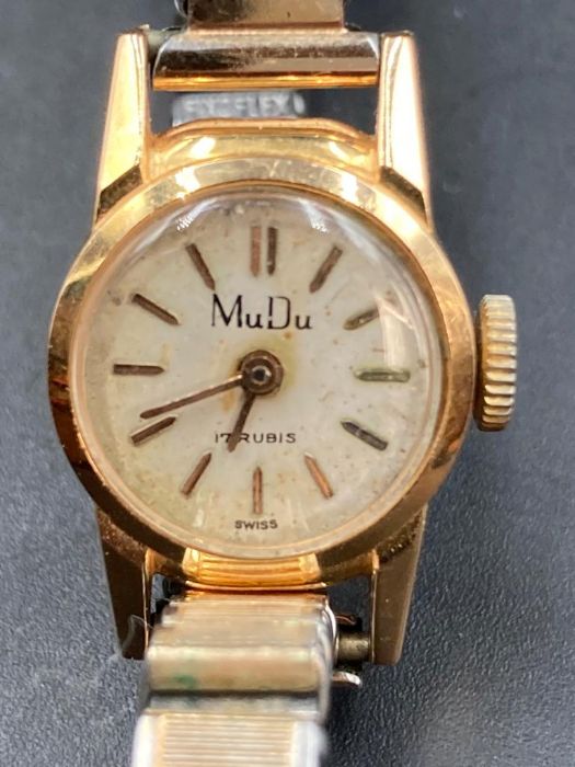 A MuDu ladies vintage wristwatch in 18ct gold with expandable stainless steel band. - Image 3 of 3