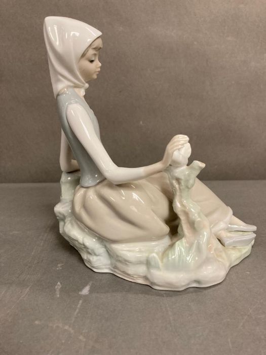 Shepherdess with Dove. Lladro. Designed by Vincente Martinez. #4660. Marked “Lladro Made in Spain” - Image 3 of 4