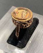 A 9ct gold ring with Acropolis scene (Approximate Total Weight 2.5g) Size O