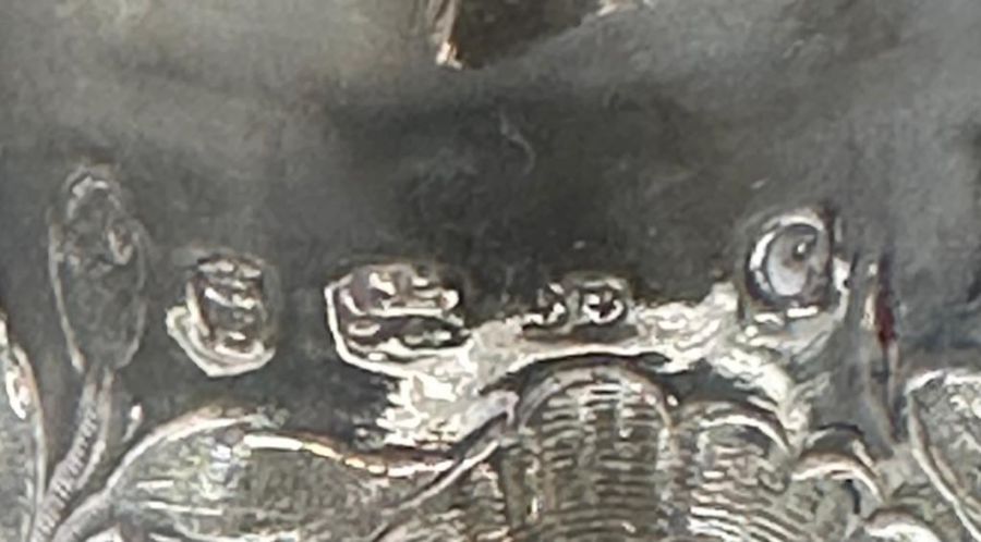 A Georgian silver milk jug, makers mark BB, hallmarked for London 1778 (Approximate Total Weight - Bild 2 aus 2