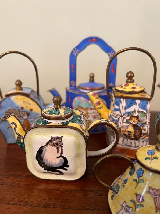 Eleven miniature enamel teapots - Image 4 of 5