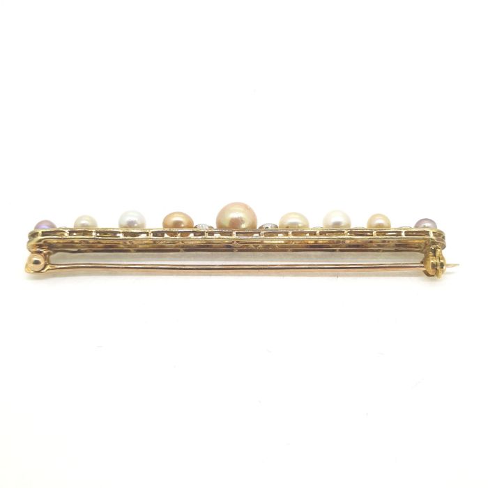 Yellow metal bar brooch 6cm set with alternate pearls graduating in size and diamonds. - Image 2 of 2
