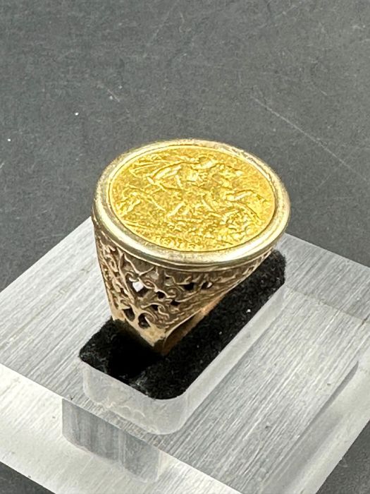 A 1913 Half Sovereign ring on a gold setting