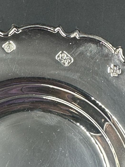 A silver pin dish, hallmarked for Sheffield 2000. (Approximate weight 53g) - Bild 4 aus 4
