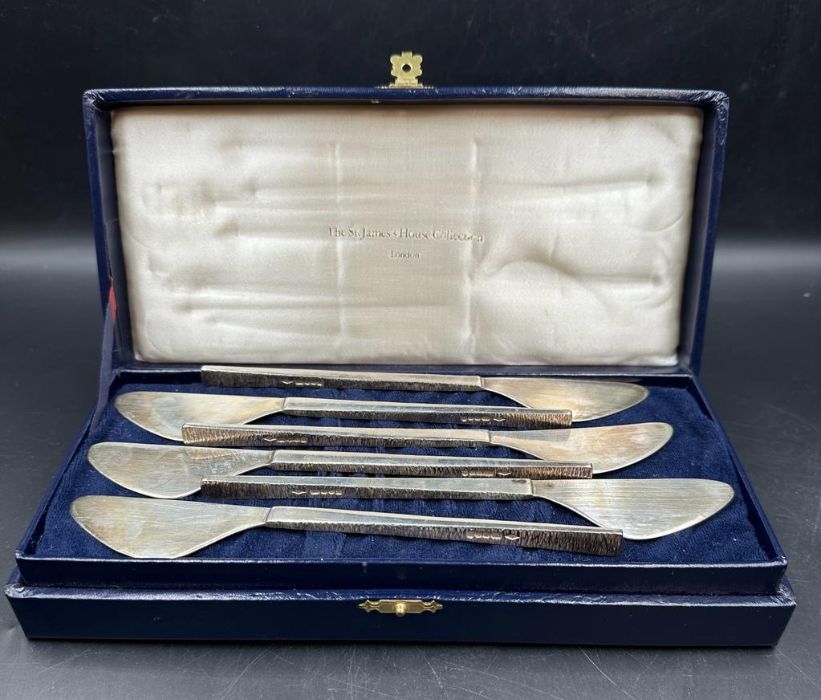 A set of six silver knives by Graham Watling, hallmarked for London 1977 (Approximate Total Weight