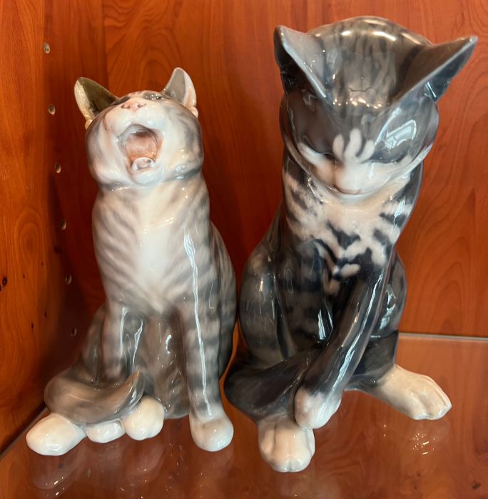 Two seated Royal Copenhagen china cats (H18cm) - Image 3 of 4