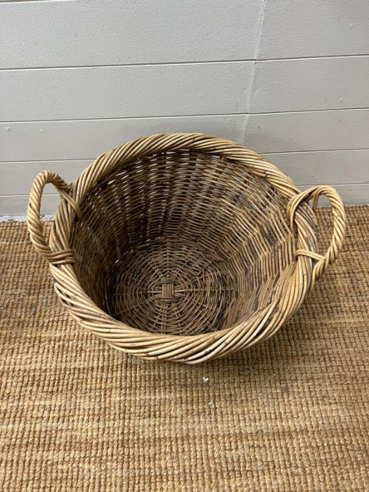 Two handled wicker basket (H35cm Dia49cm) - Image 2 of 2