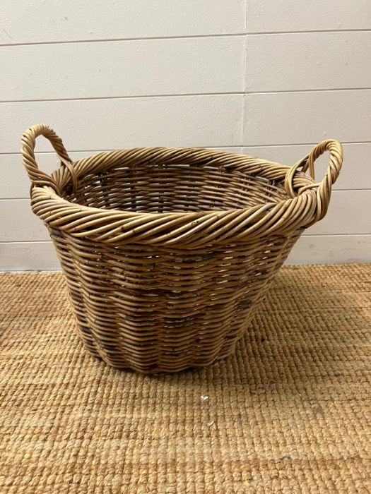 Two handled wicker basket (H35cm Dia49cm)