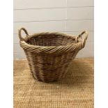 Two handled wicker basket (H35cm Dia49cm)