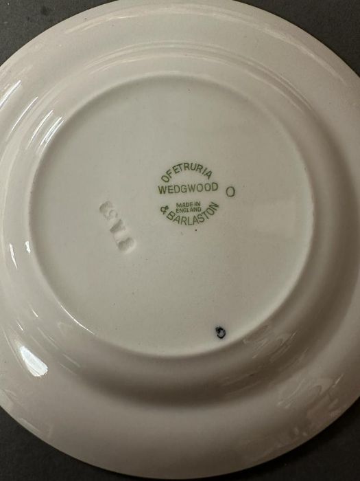 A Wedgewood Etruria & Barlaston part dinner service - Image 6 of 6