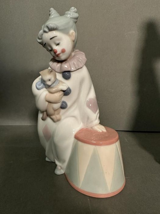 A selection of four Lladro clowns to include perriot and his puppy - Image 3 of 5