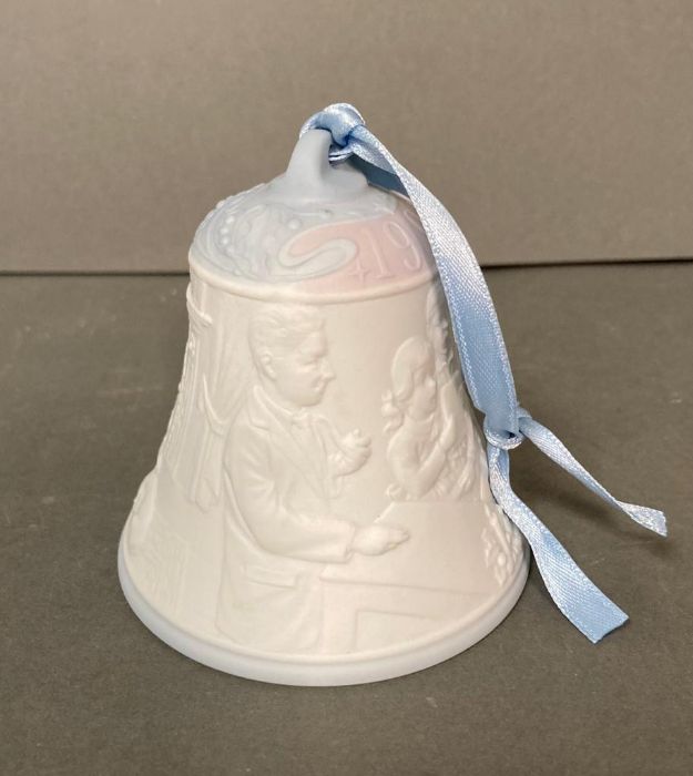 A Lladro Christmas Bell - Image 3 of 4