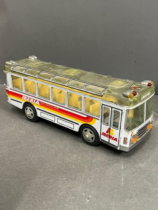 A selection of various Diecast vehicles - Image 5 of 8