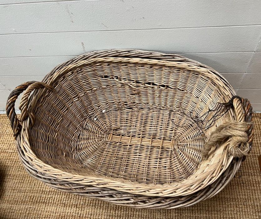 Two wicker handled laundry baskets - Image 2 of 6