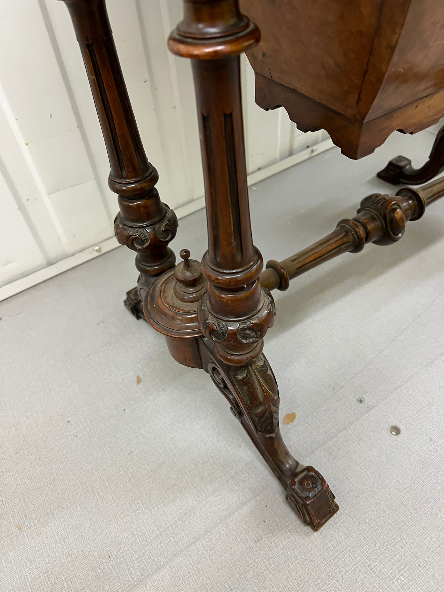 A Victorian Burr Walnut Games Table. The table top opens to reveal Chess, back gammon and cribbage - Image 6 of 8