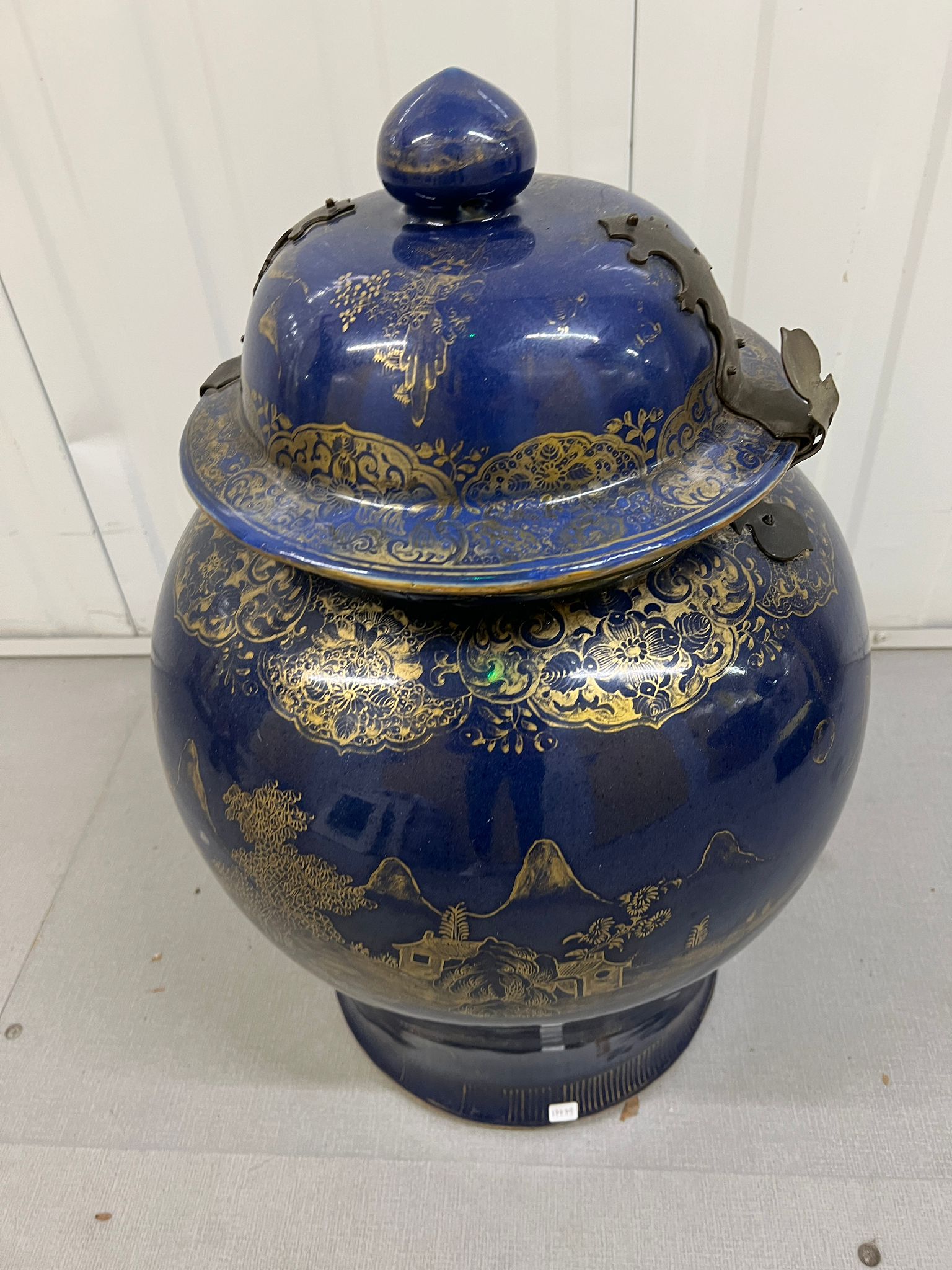 An Oriental lidded jar in blue with metal catch Height 60cm - Image 4 of 9