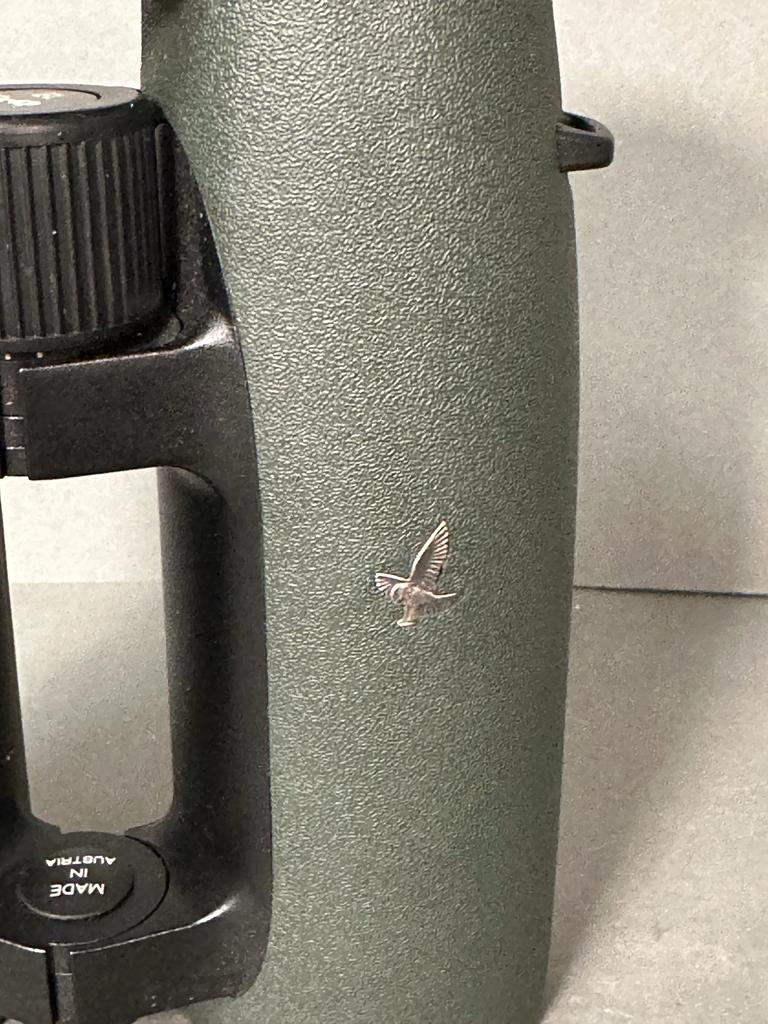 A Boxed set of Swarovski EL 10 x 42 WB binoculars - Image 3 of 8