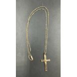 A 9ct gold cross and chain (Approximate Total Weight 2.6g)