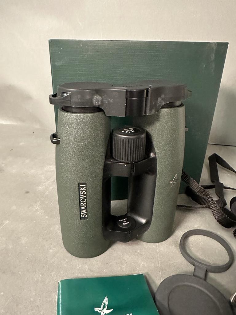 A Boxed set of Swarovski EL 10 x 42 WB binoculars - Image 4 of 8