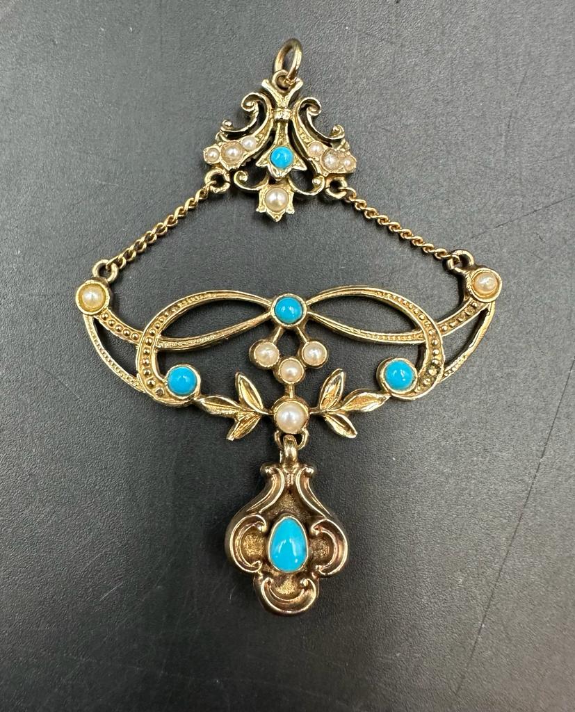 Tests 15ct 6.6g Turquoise and pearl pendant