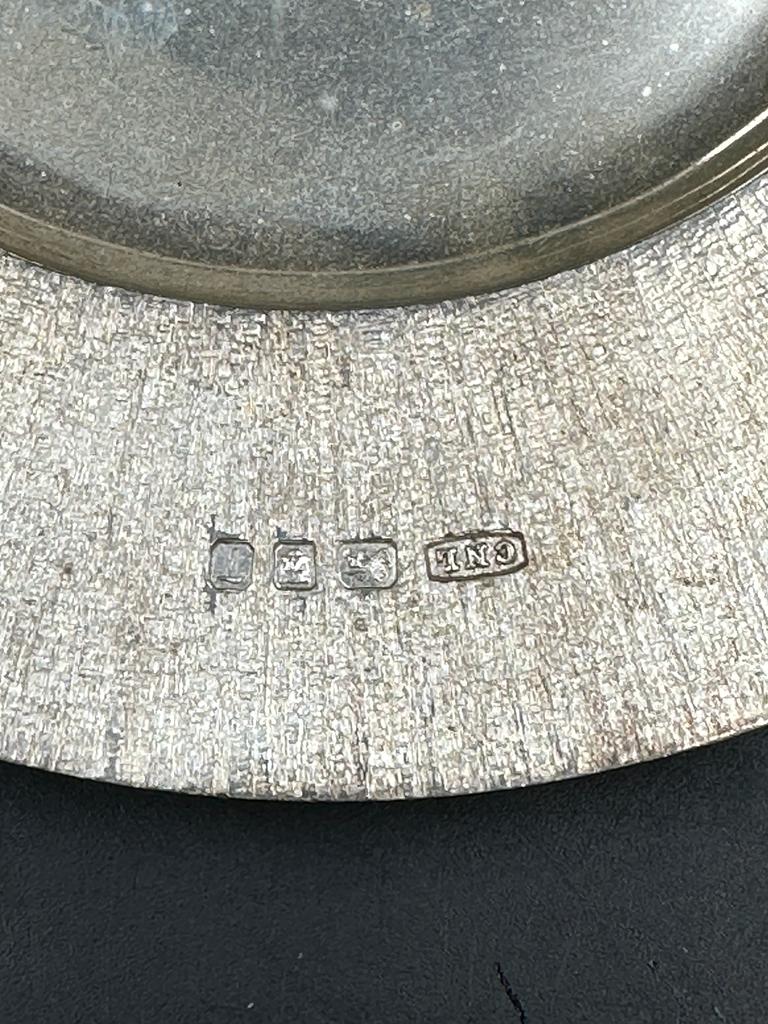 Christopher Nigel Lawrence silver offertory style plate with textured surround. Hallmarked for - Image 3 of 3