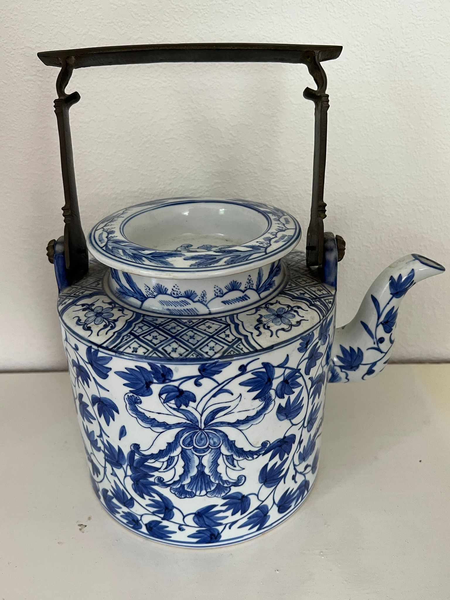 Oriental blue and white china, one jug and a metal handled teapot. - Image 3 of 6