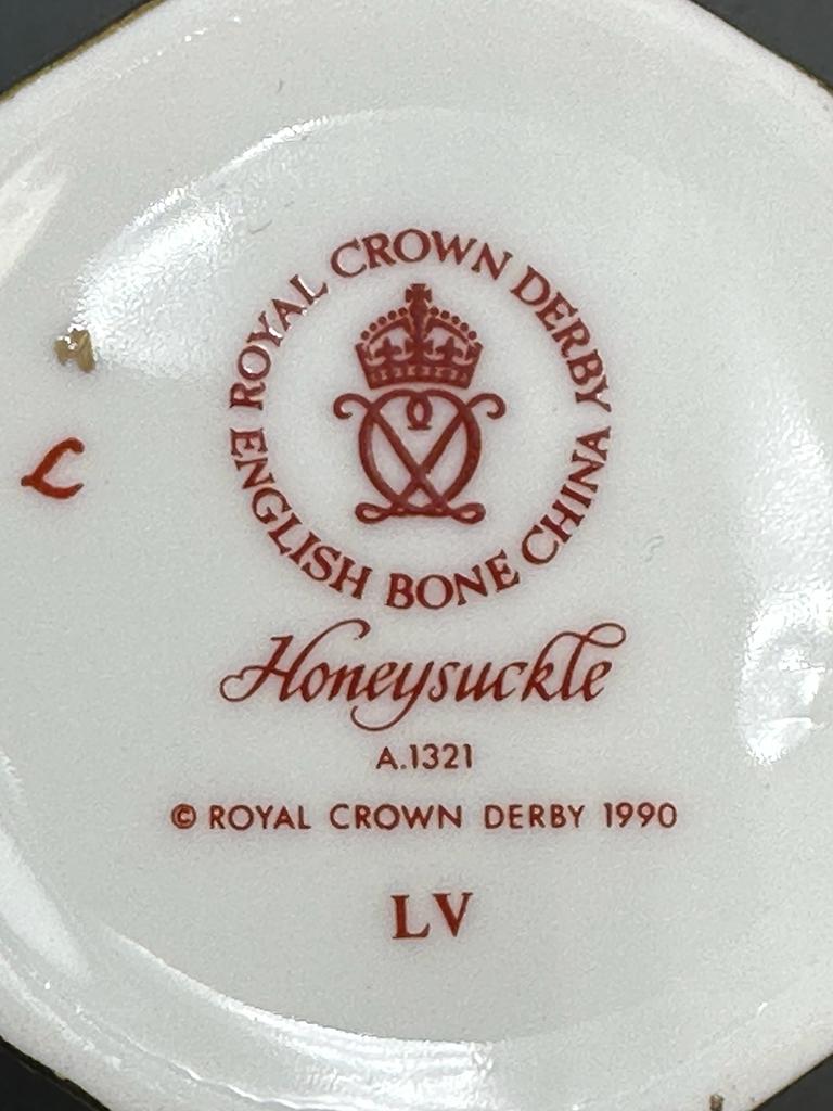 Ten Royal Crown Derby "Honey Suckle" coffee cups and saucers - Image 4 of 4