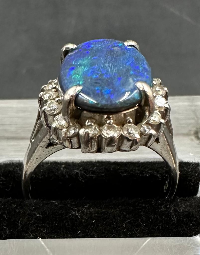Platinum Opal and diamond ring. Ring is marked PT900 Estimated Opal 2.50 carats Estimated Diamonds - Image 3 of 3
