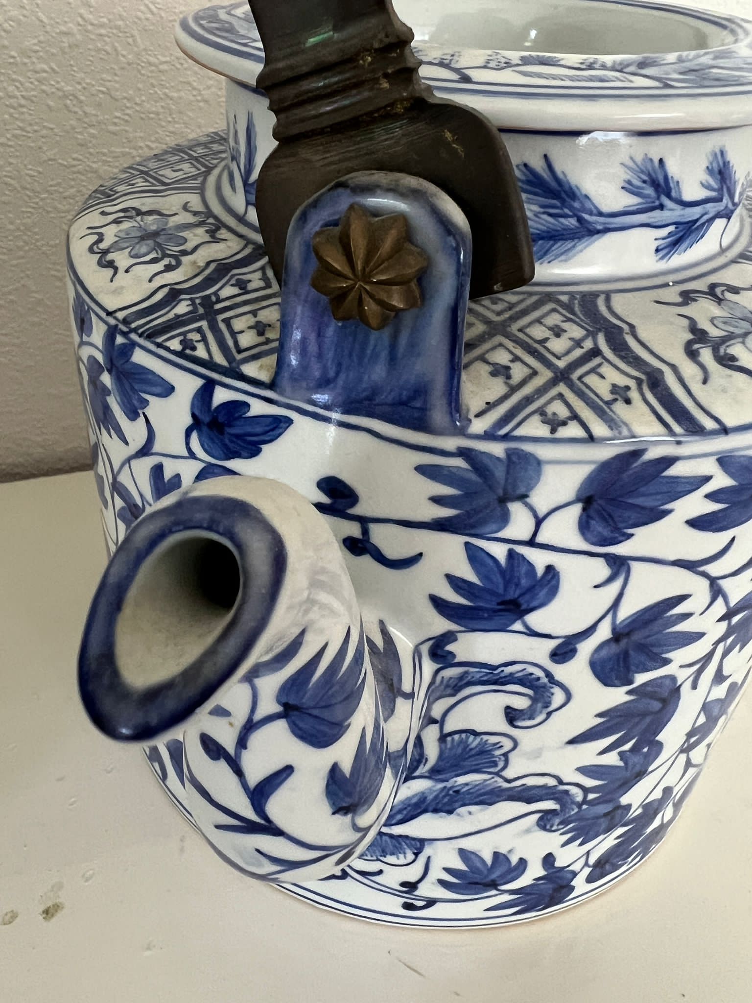 Oriental blue and white china, one jug and a metal handled teapot. - Image 4 of 6