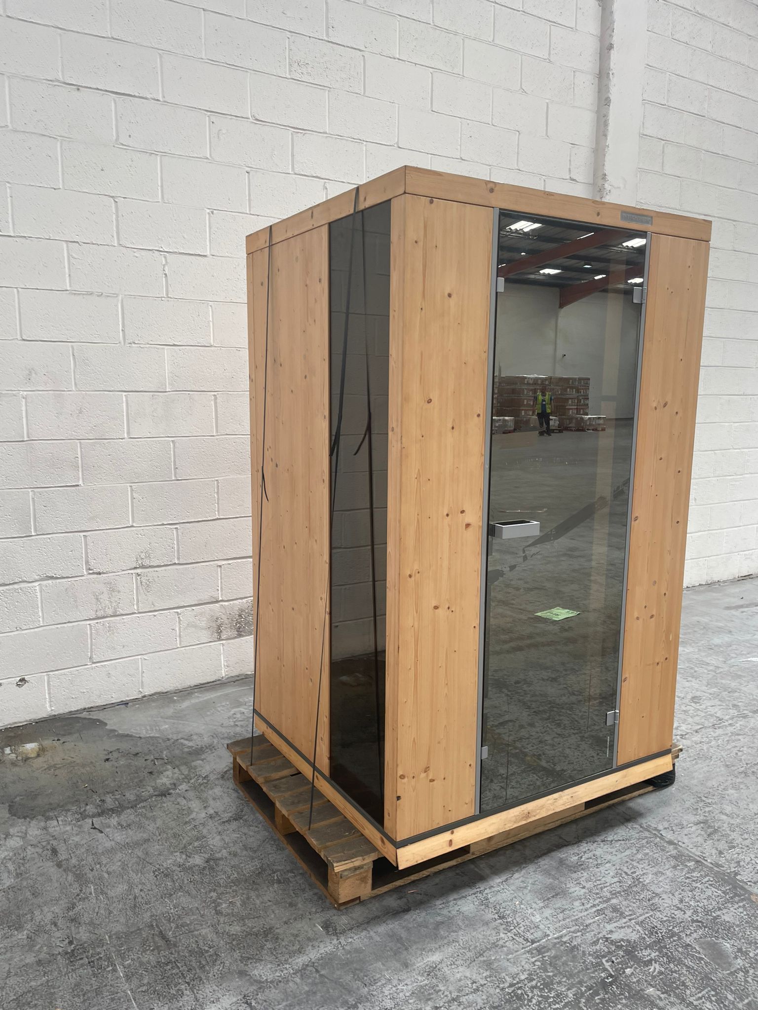 A new Ergo Balance II Sauna 1 to 2 persons. Power: 1.900 Watt Dimensions: 128x 115x 208 cm (WxDxH) - Image 3 of 17